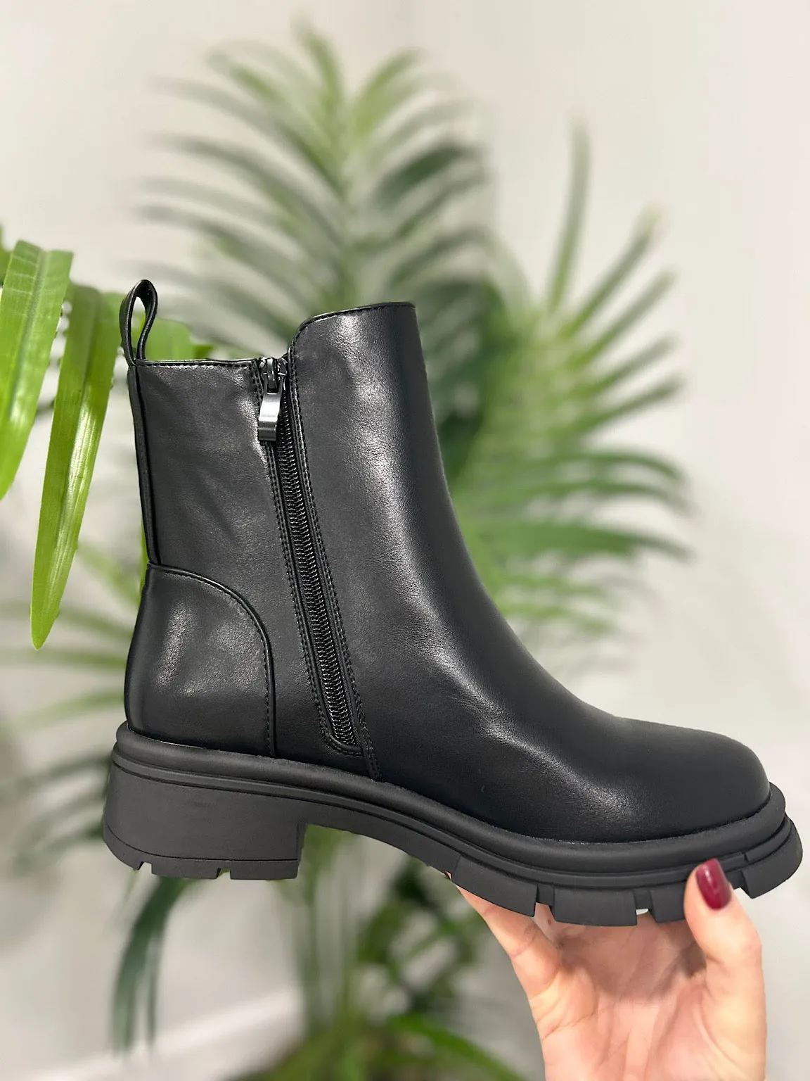 Black Chunky Chelsea Boots