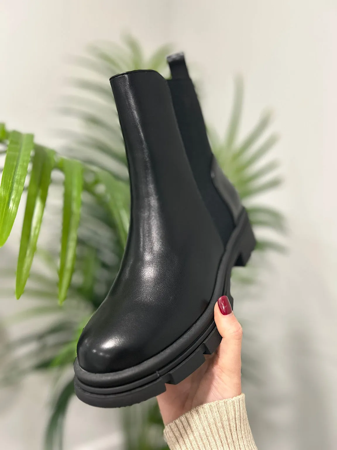 Black Chunky Chelsea Boots