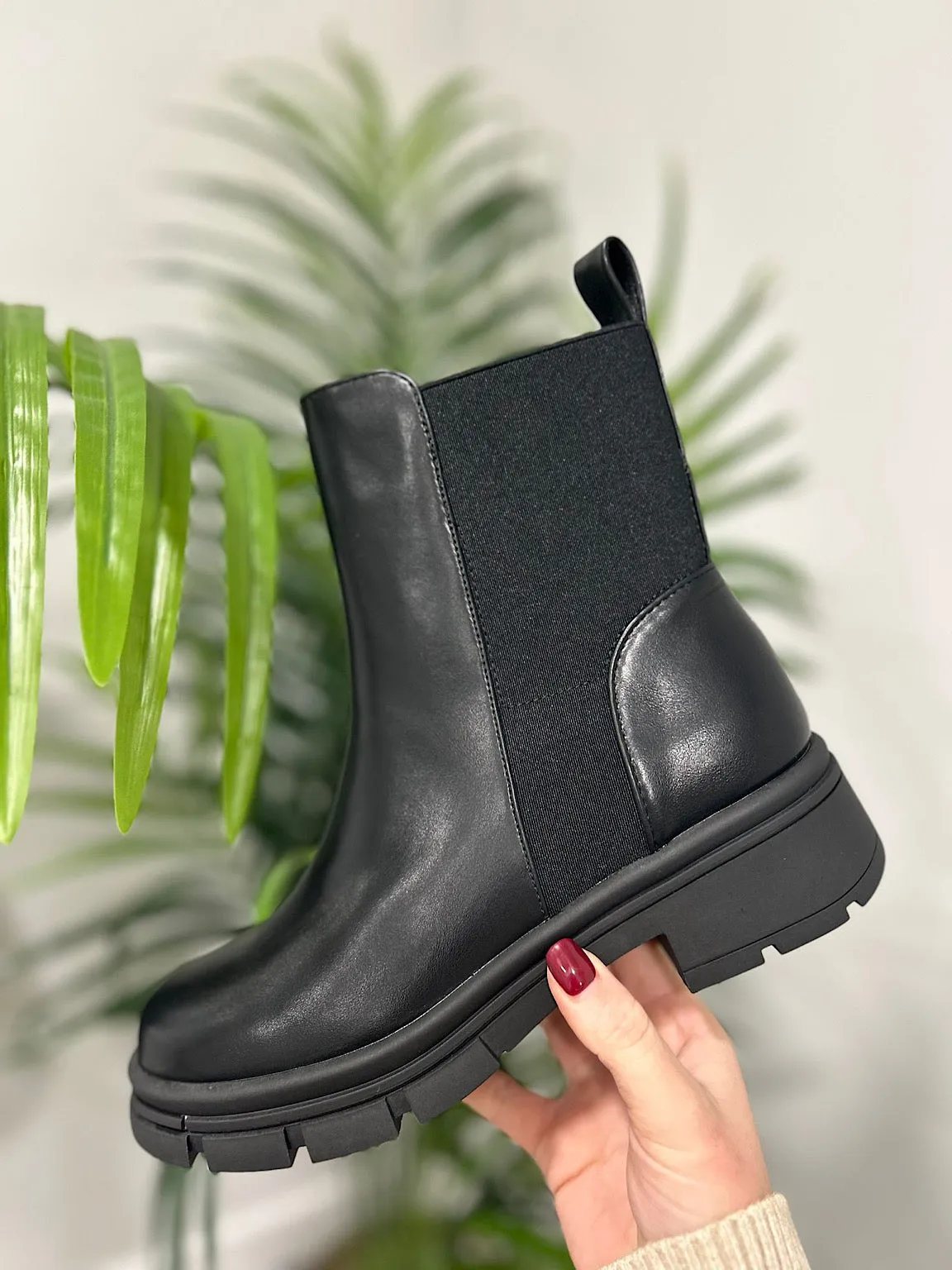 Black Chunky Chelsea Boots